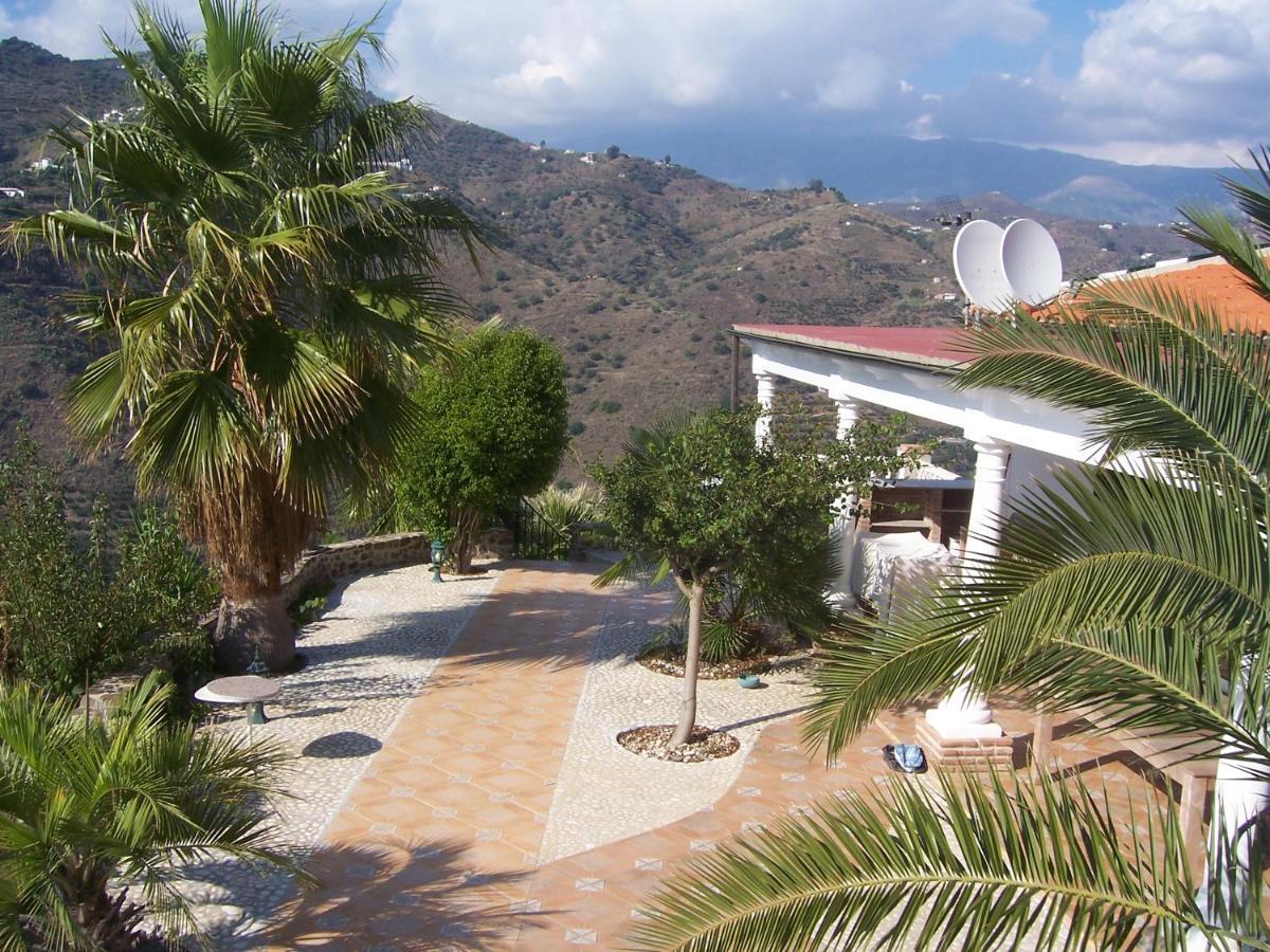 Villa La Higuera Sayalonga Extérieur photo
